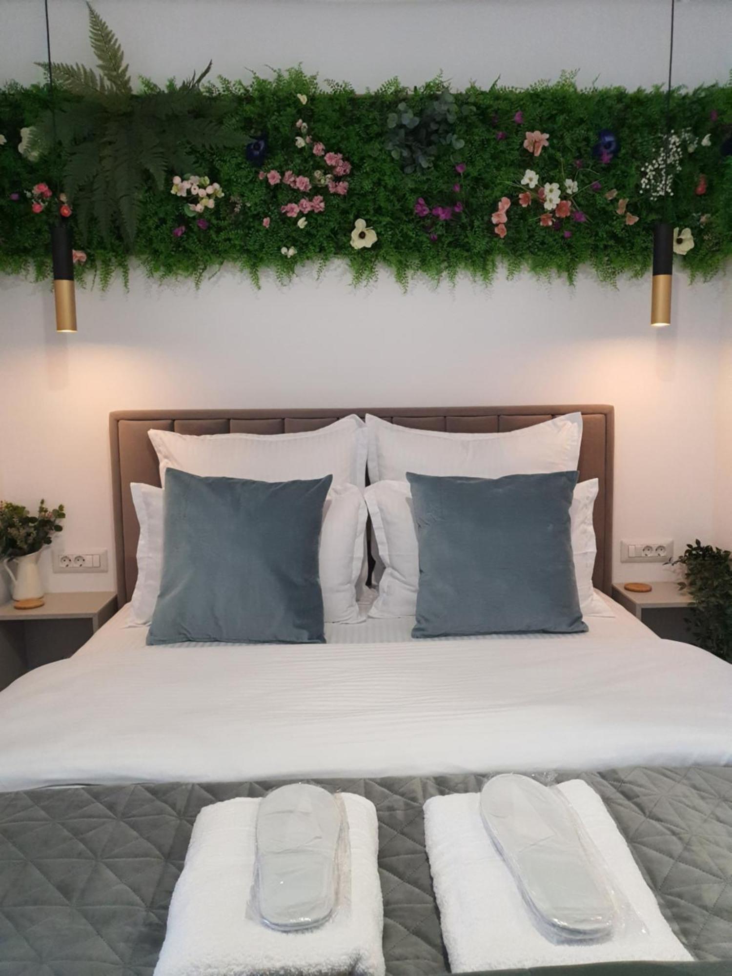 Premium Hils Brauner Studio Bucureşti Phòng bức ảnh